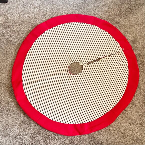 Wondershop 47" Christmas Tree Skirt Cream/Black Stripe Red Felt Edge Tie Closure - Picture 1 of 8